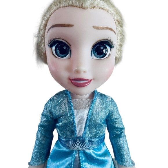 Disney's Frozen 2 Elsa Adventure Doll - Picture 4 of 6